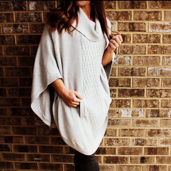 CAbi Grey Cowl Neck Knit Poncho/Sweater/Cape #3003 w/Front Pocket Pouch. Small - Picture 5 of 12